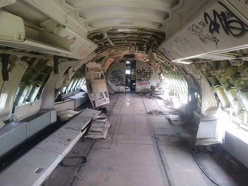 Cimetières d'avions : la France tente de réveiller une filière de recyclage encore artisanale